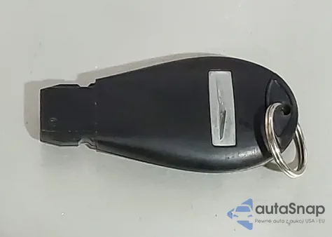 2016 Chrysler Town & Country Touring-L Anniversary Edition z USA, uszkodzony, nr VIN 2C4RC1CG8GR221424